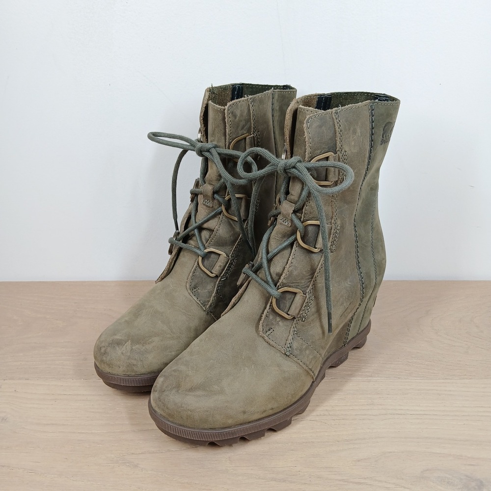 Sorel Joan of Arctic Wedge Boots Women 9.5 Olive Green Leather Lace Up Lug Sole